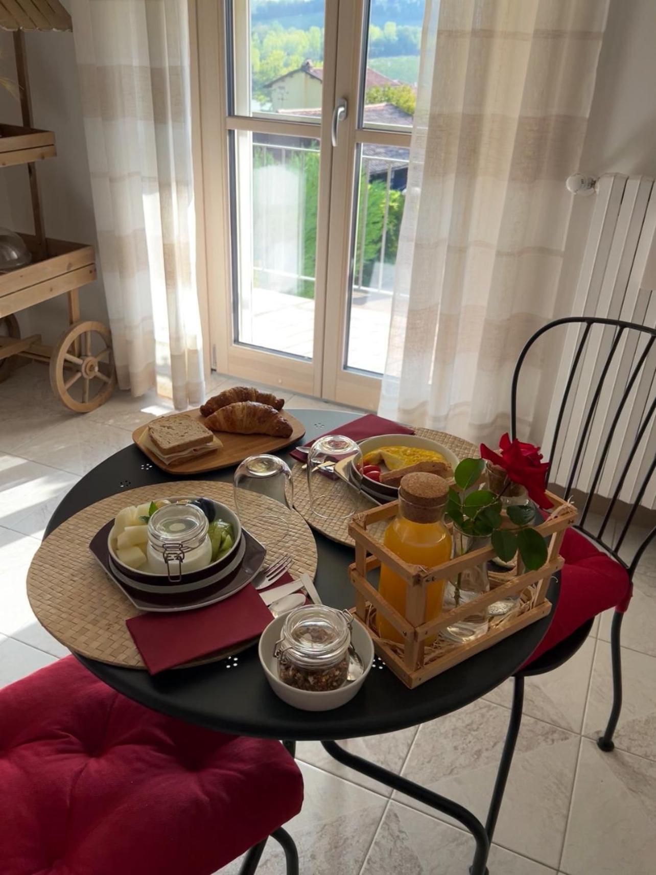 Cascina Il Volo Bed & Breakfast Moncalvo Exterior photo